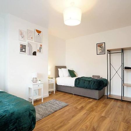 3 Bedroom Home With Free Parking Leeds (West Yorkshire) Exterior foto