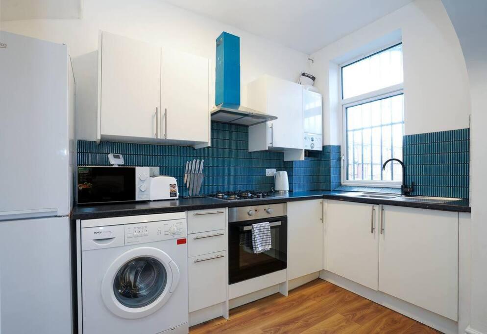 3 Bedroom Home With Free Parking Leeds (West Yorkshire) Exterior foto
