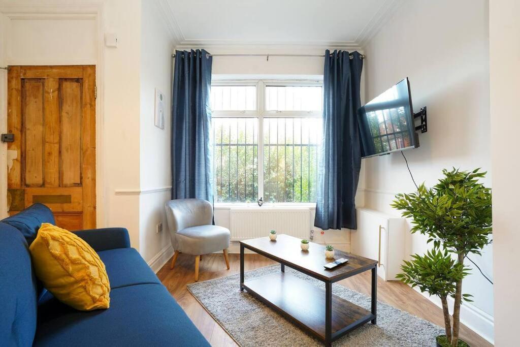 3 Bedroom Home With Free Parking Leeds (West Yorkshire) Exterior foto